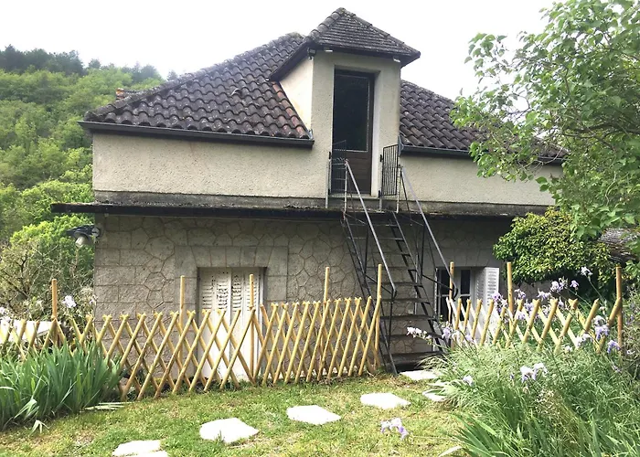 Les Du Prieure לינה וארוחת בוקר