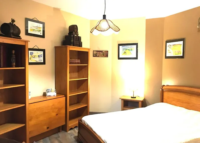 Les Du Prieure לינה וארוחת בוקר 3*