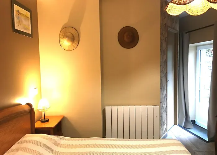 Les Du Prieure לינה וארוחת בוקר