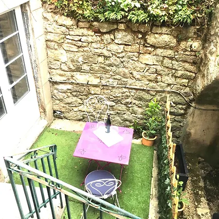 Les Du Prieure Bed & Breakfast *