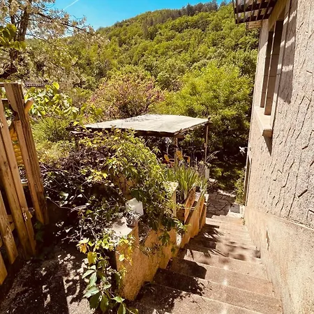 Les Du Prieure 3* Saint-Vincent-Rive-dʼOlt