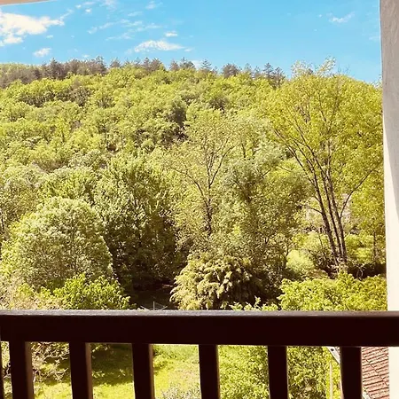 Les Du Prieure 3*